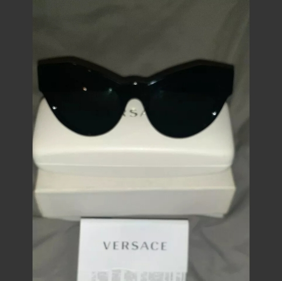 Versace (cateyes) - Picture 3 of 4